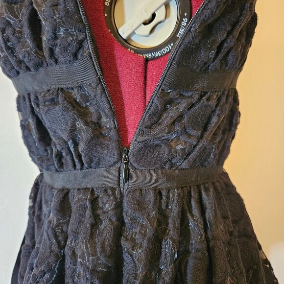 Pearl by Gerogina Chapman of Marchesa strapless dress size 6 - Picture 3 of 6